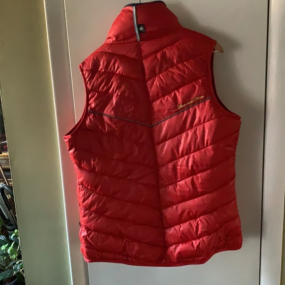 Red puffer vest - Picture 2 of 9
